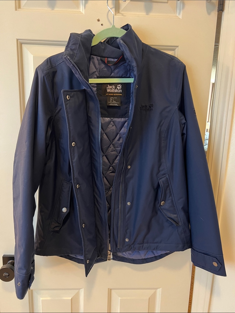 Jack Wolfskin Womens Navy Blue Jacket size medium.